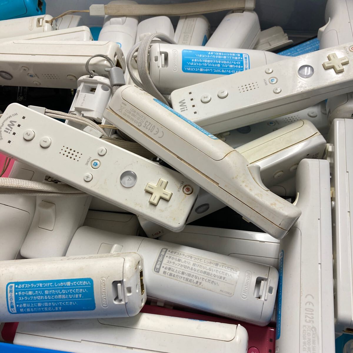 0409 Wii リモコン 大量まとめ売り 146本 ジャンク品 s38226 ヤ 0409 Wii リモコン 大量まとめ売り 146本 ジャンク品 s38226 ヤ