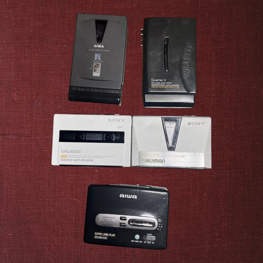 （中古品）「まとめて 5台」SONY WALKMAN WM-150、WM-550C、 AIWA HS-PL30、PX-530、 SANYO Quarter JJ。の画像1