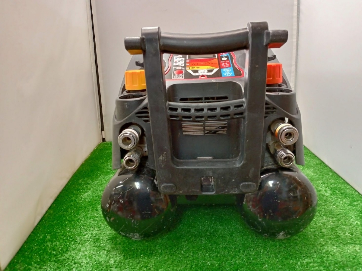 中古 MAX マックス 常圧/高圧 スーパーエアコンプレッサ Bluetooth 11L AK-HL1270E2 ブラック 満タンまで約5分_画像3