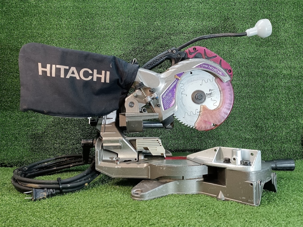 中古品 HITACHI 日立工機 165mm 卓上スライド丸ノコ C6RSB ※刃口板割れ ライト不点灯 ブレーキ不良 電源コード修復 有り_画像1