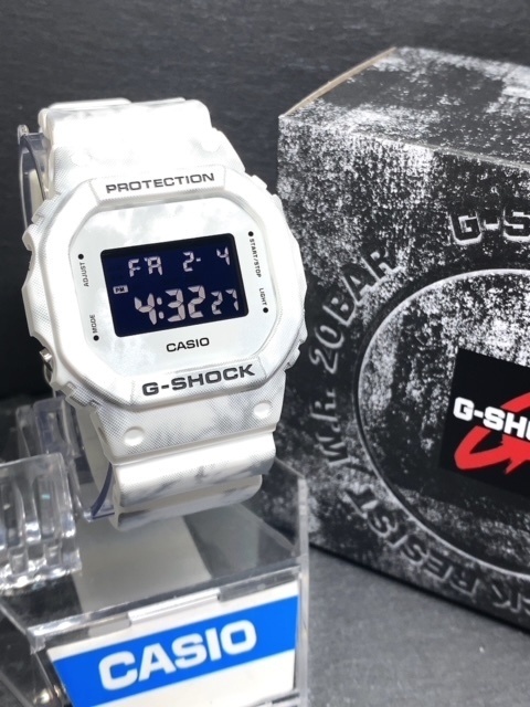 新品 CASIO カシオ 正規品 G-SHOCK ジーショック Gショック 腕時計 スノー カモフラージュ 多機能 デジタル ホワイト グレー DW-5600GC-7の画像2