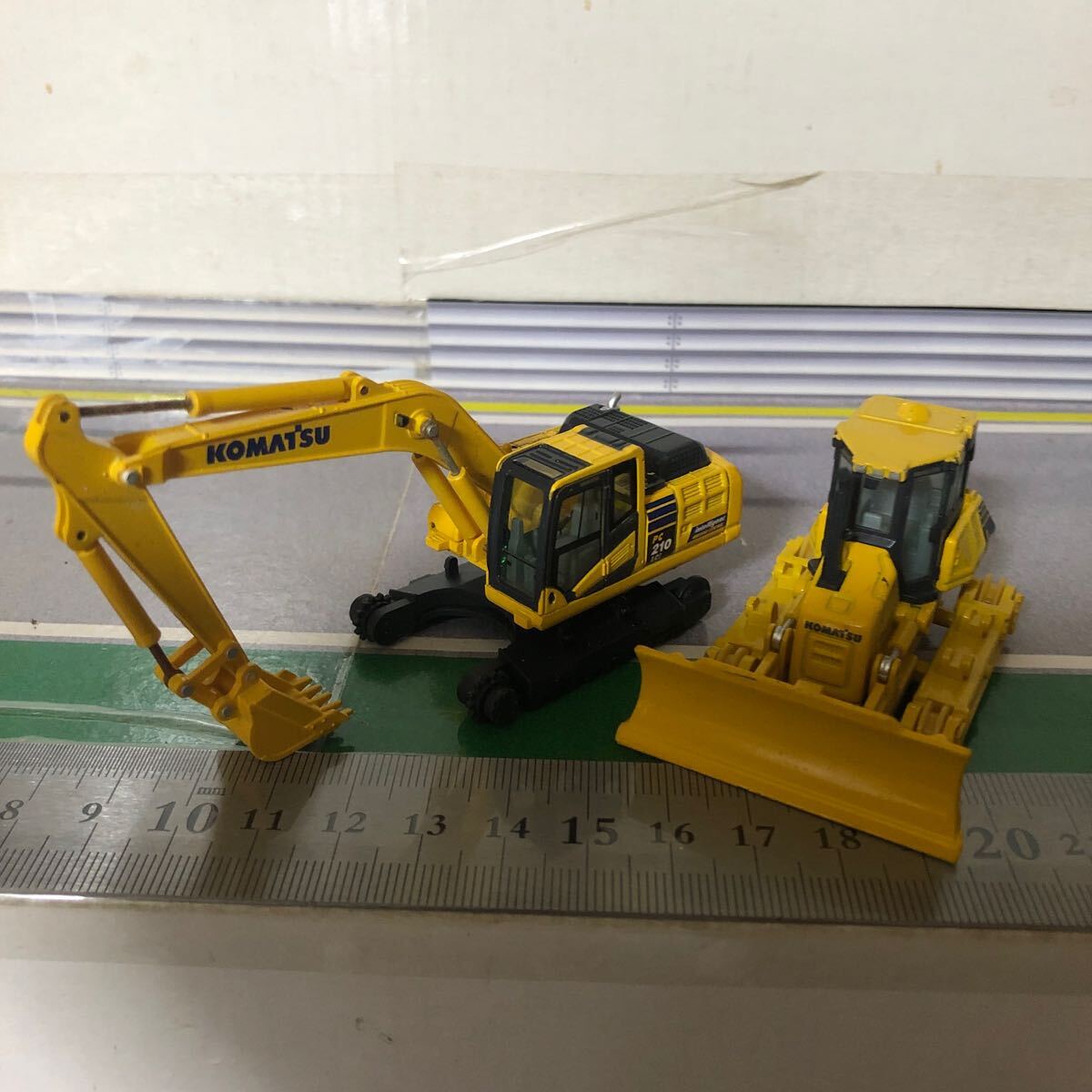  out of print Komatsu heavy equipment 2 pcs. set 