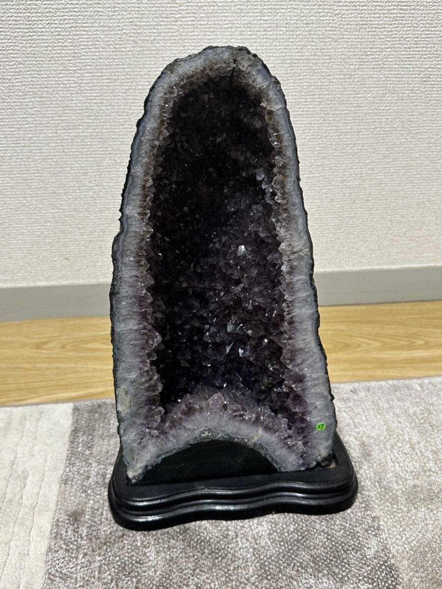 アメジストドーム 紫水晶 置物 パワーストーン 高さ34センチ 6キロ 金針が入った水晶の画像2