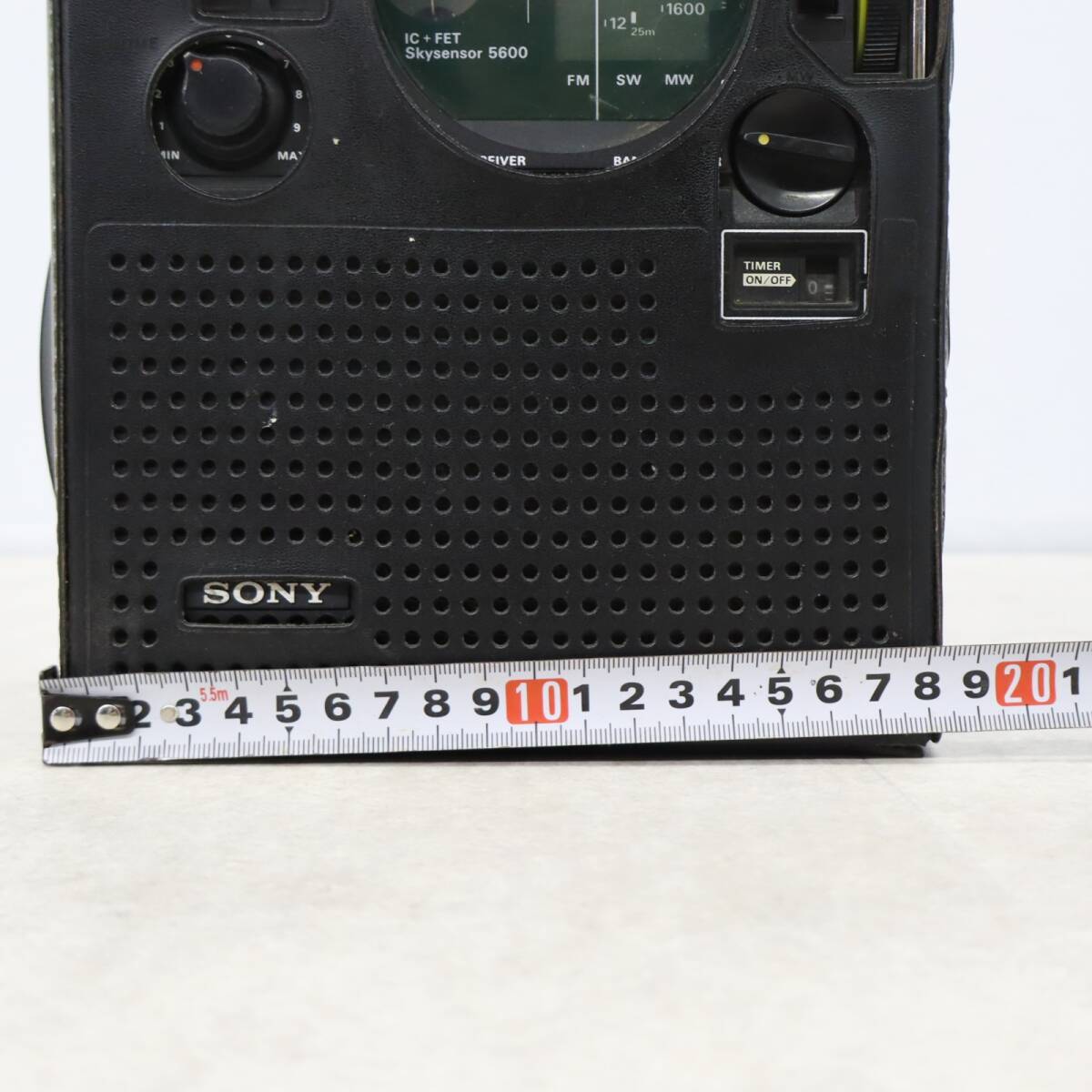 * present condition sale l Sky sensor 3 band receiver lSONY Sony ICF-5600 short wave radio FM AMl Junk #P1449