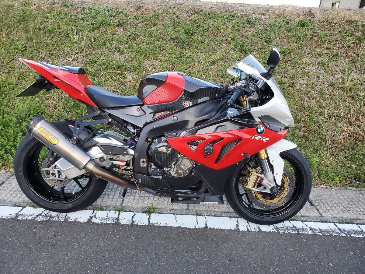 BMW S1000RR 2014年登録 2型 ディーラー認定中古車で購入。車検取りたて2026年４月まで 2オーナー、カムチェーン交換済 赤白希少カラーの画像2