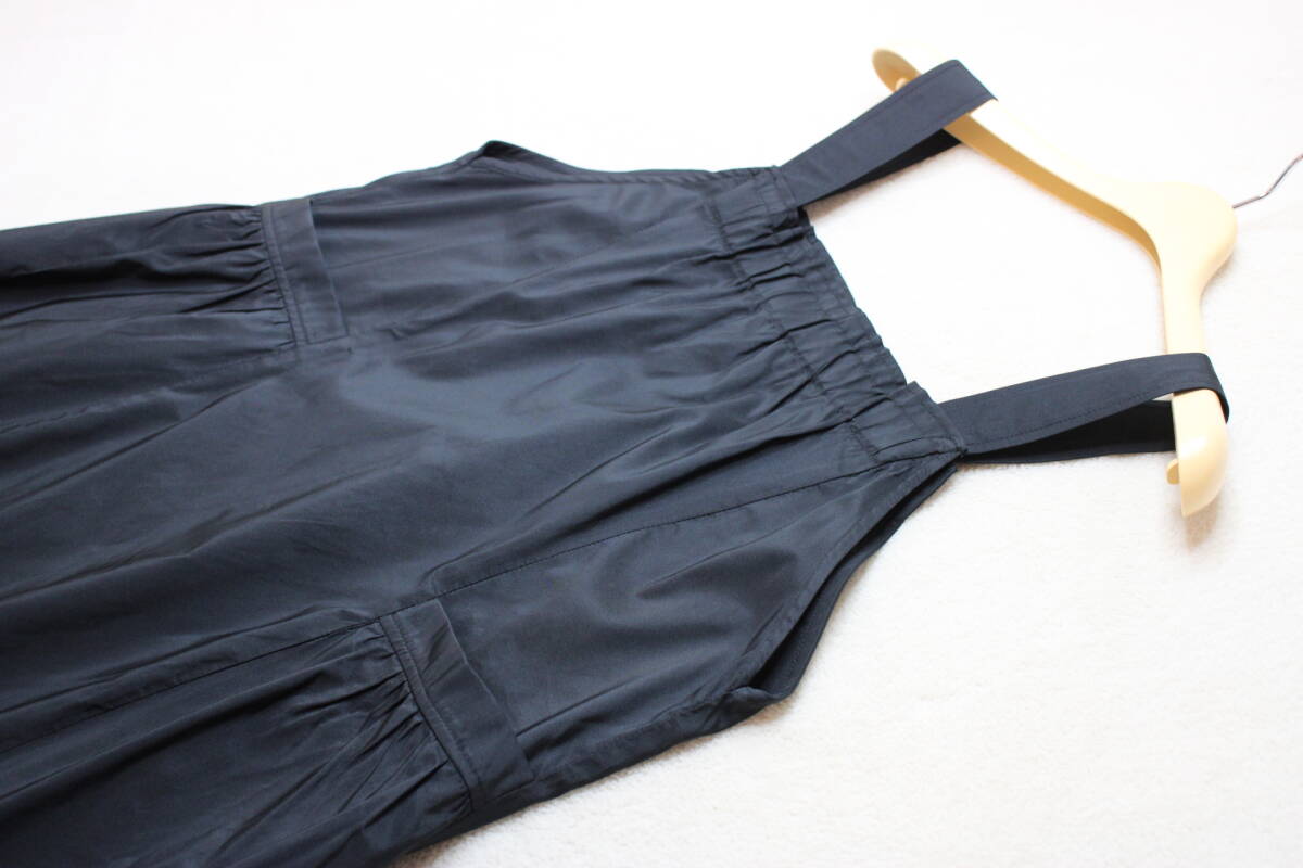 4-1022 新品 イタリア製生地使用ジャンバースカート ブラックＭ 定価￥21,780の画像2