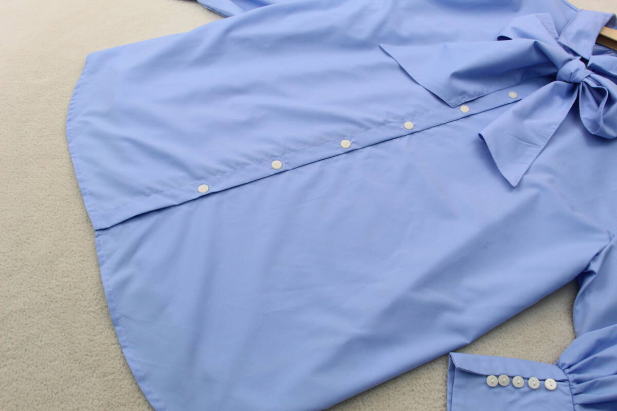 4-1161 新品 ボウタイリボン付きボリューム袖シャツ ブルーＦサイズ_画像6