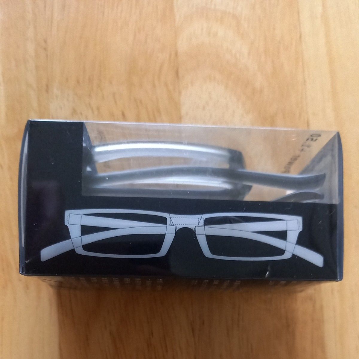 老眼鏡　軽量　折りたたみ式　近用メガネ　+1.50　日本製　グレーカラー　ソフトケース付き　未開封品
