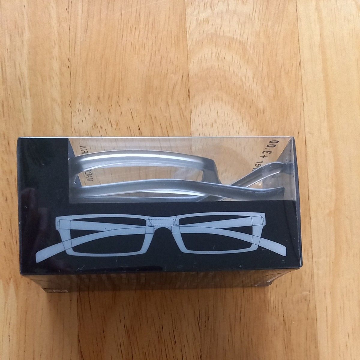 老眼鏡　軽量　折りたたみ式　近用メガネ　+3.00 　日本製　グレーカラー　ソフトケース付き　未開封品