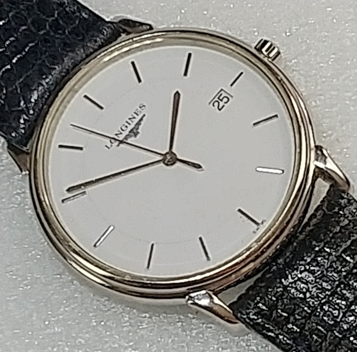 腕時計 LONGINES QUARTZ Les Grande Classigues L4.677.4 Cal.L.156.2 ホワイト盤 社外バンド 電池交換済の画像1