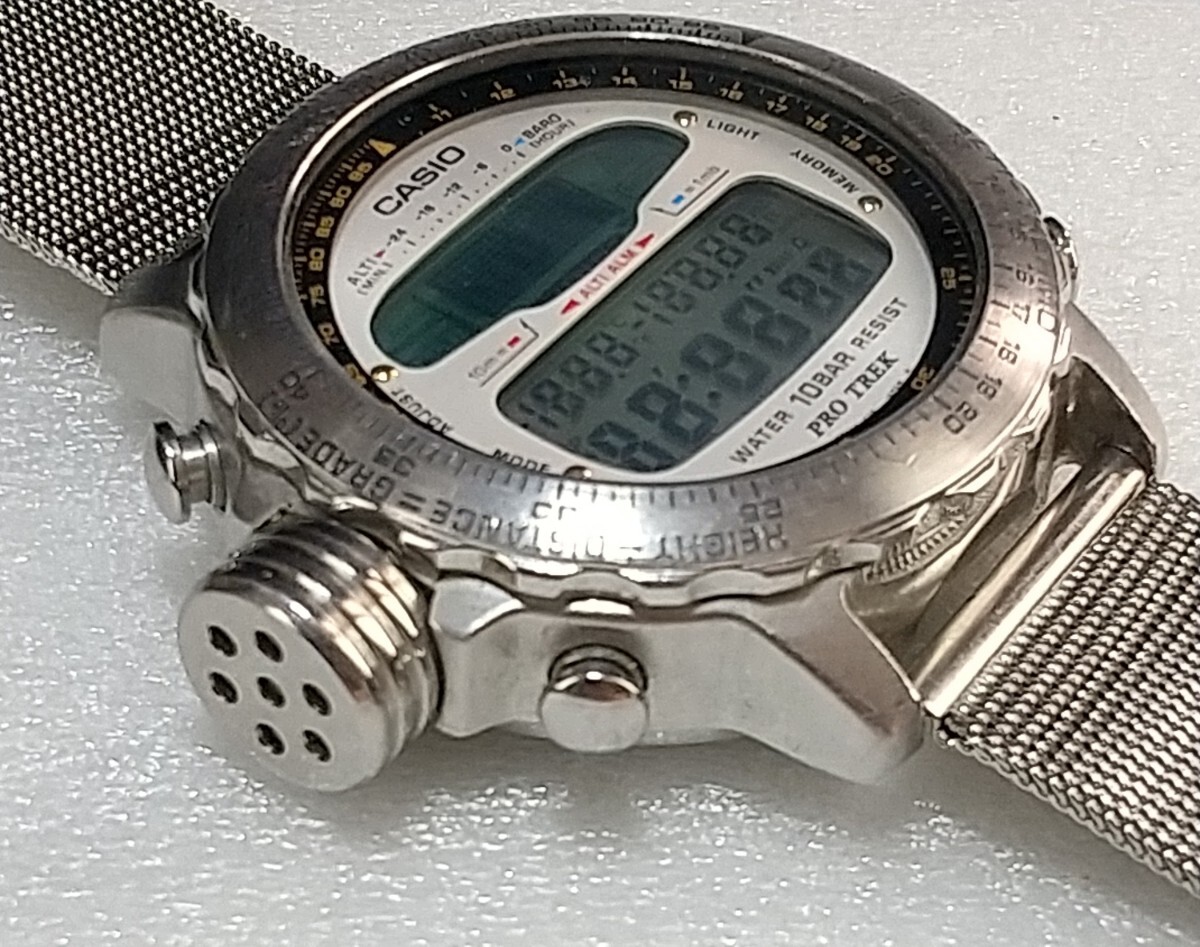訳あり 腕時計 CASIO PRO TREK 10BAR ALT-7000 シルバー盤 社外バンド 電池交換済の画像2