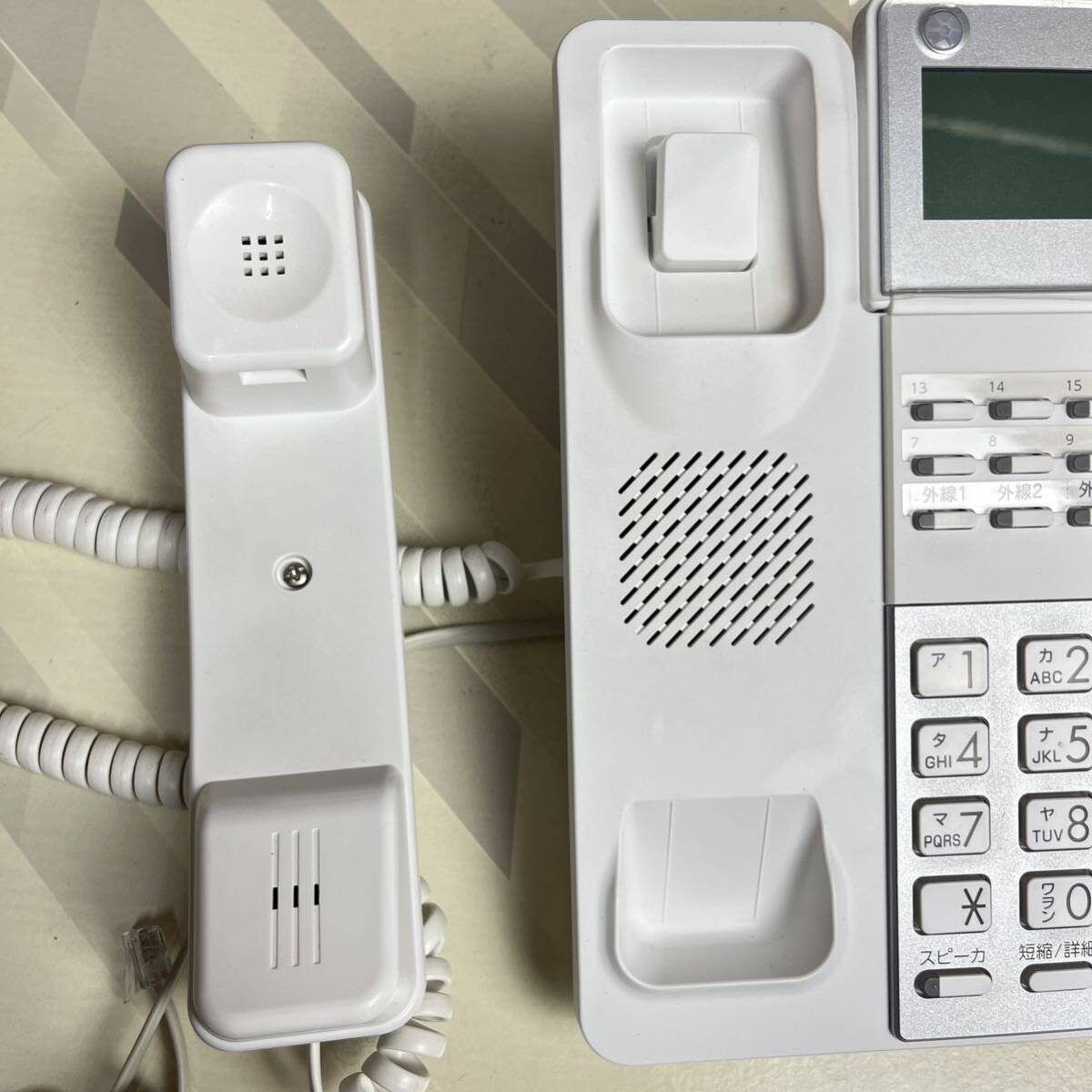 ③美品 SAXA サクサ PLATIA3 TD1010(W) 18ボタン多機能電話機 ビジネスホン 業務用電話機 ビジネスフォン 白