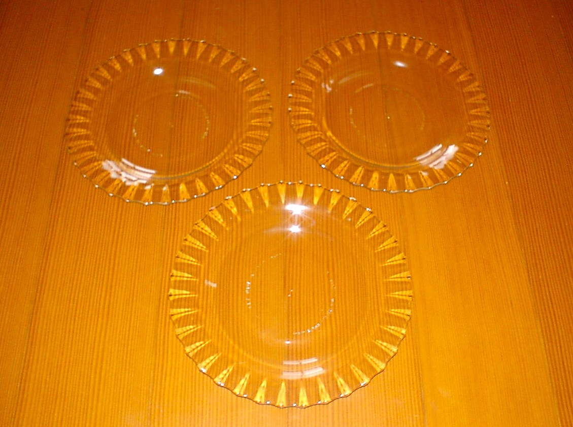 新品　耐熱ガラス食器　パイレックス　プレート　皿　３枚セット　透明色　耐熱温度差１２０°C