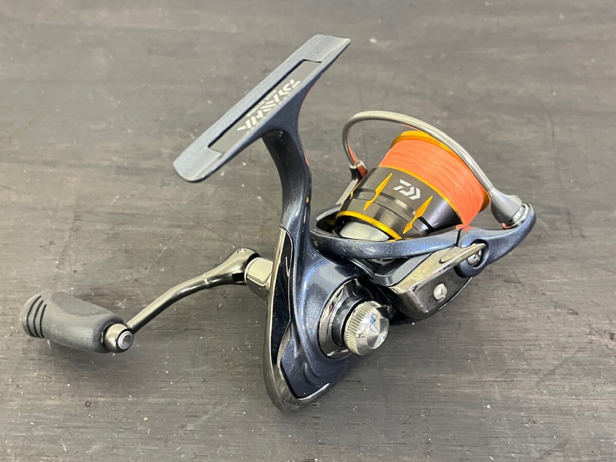 【未使用に近い極美品】 DAIWA 15 FREAMS 2004H DAIWA フリームス ダイワ 説明書 元箱付の画像3