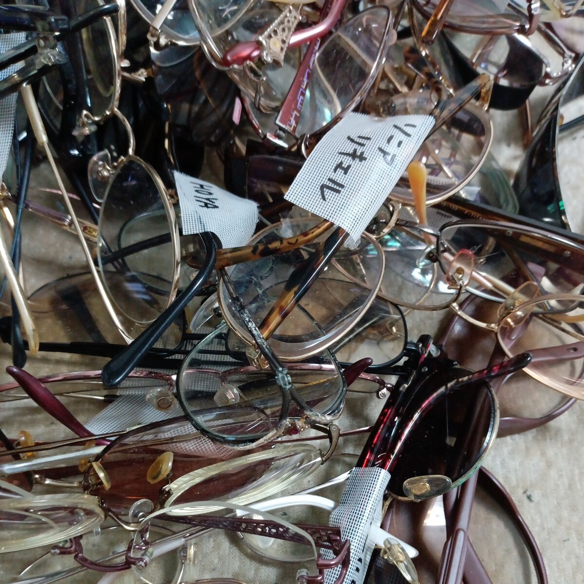 メガネ サングラス まとめ売り ジャンク ブランド めがね 状態様々約140個 ヴィンテージ 雑貨 の画像9