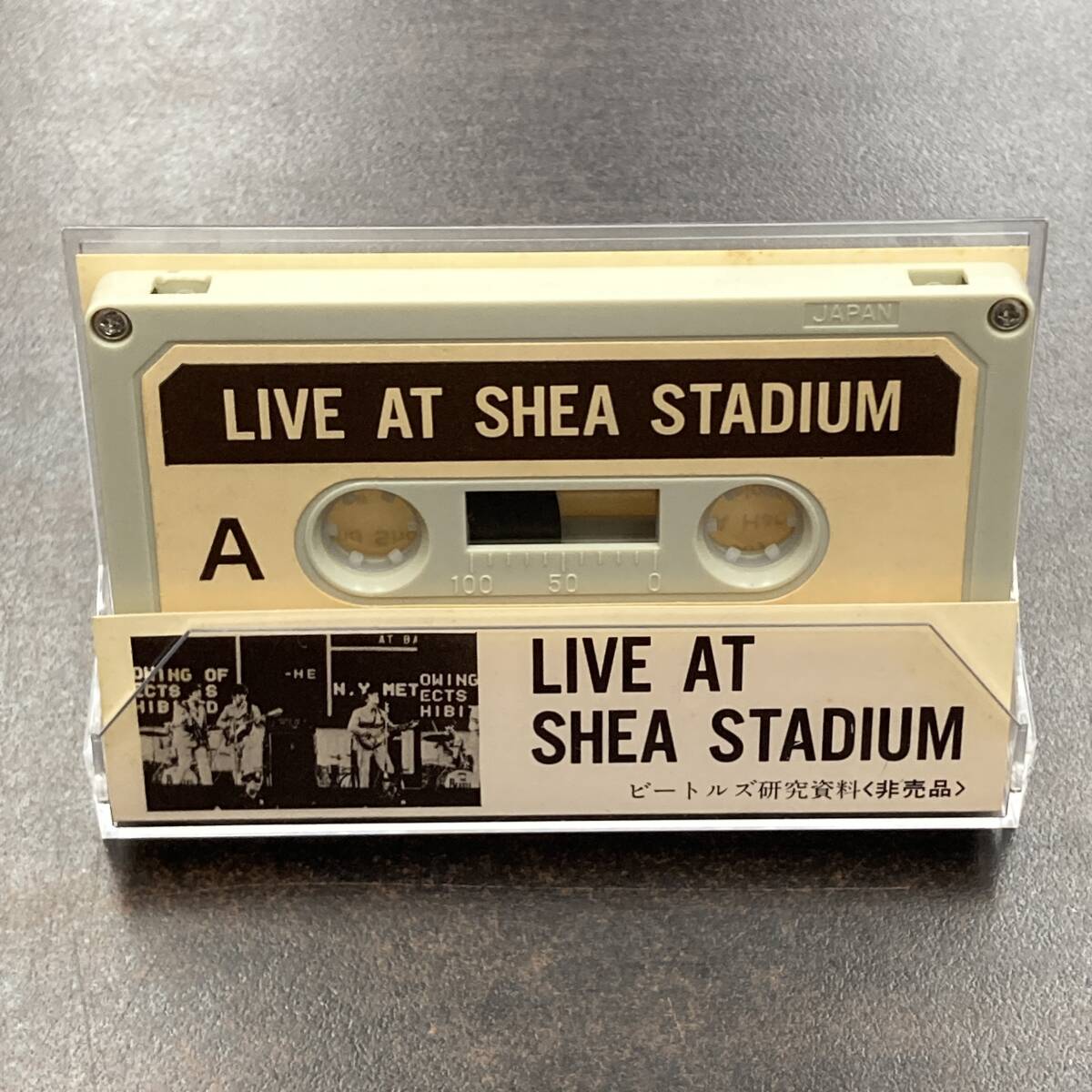 1215M ザ・ビートルズ 研究資料 LIVE AT SHEA STADIUM カセットテープ / THE BEATLES Research materials Cassette Tapeの画像1