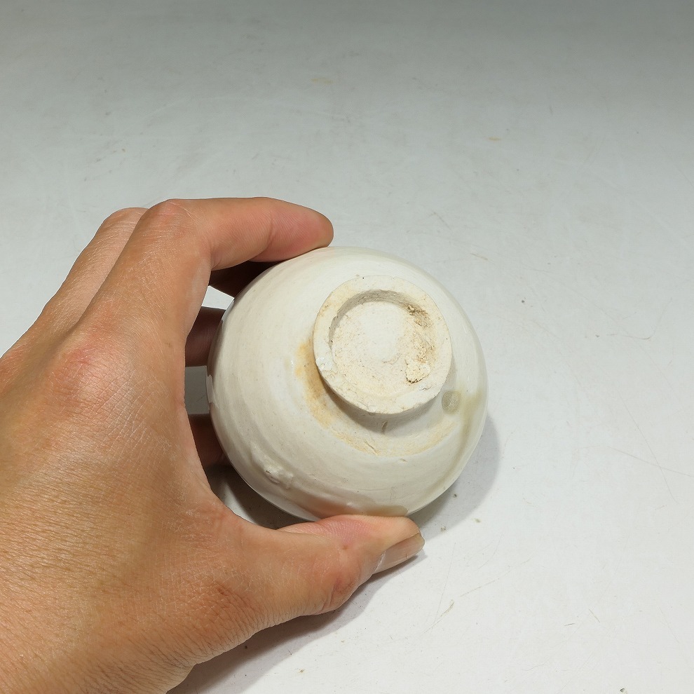  super . sake cup and bottle name goods 2 Song white porcelain salt chalice small . box less . considering . rarity ( Shino yellow Setoguro Oribe Karatsu Shigaraki Iga Joseon Dynasty flour .. warehouse Tang 9 . half mud .. mountain person )60