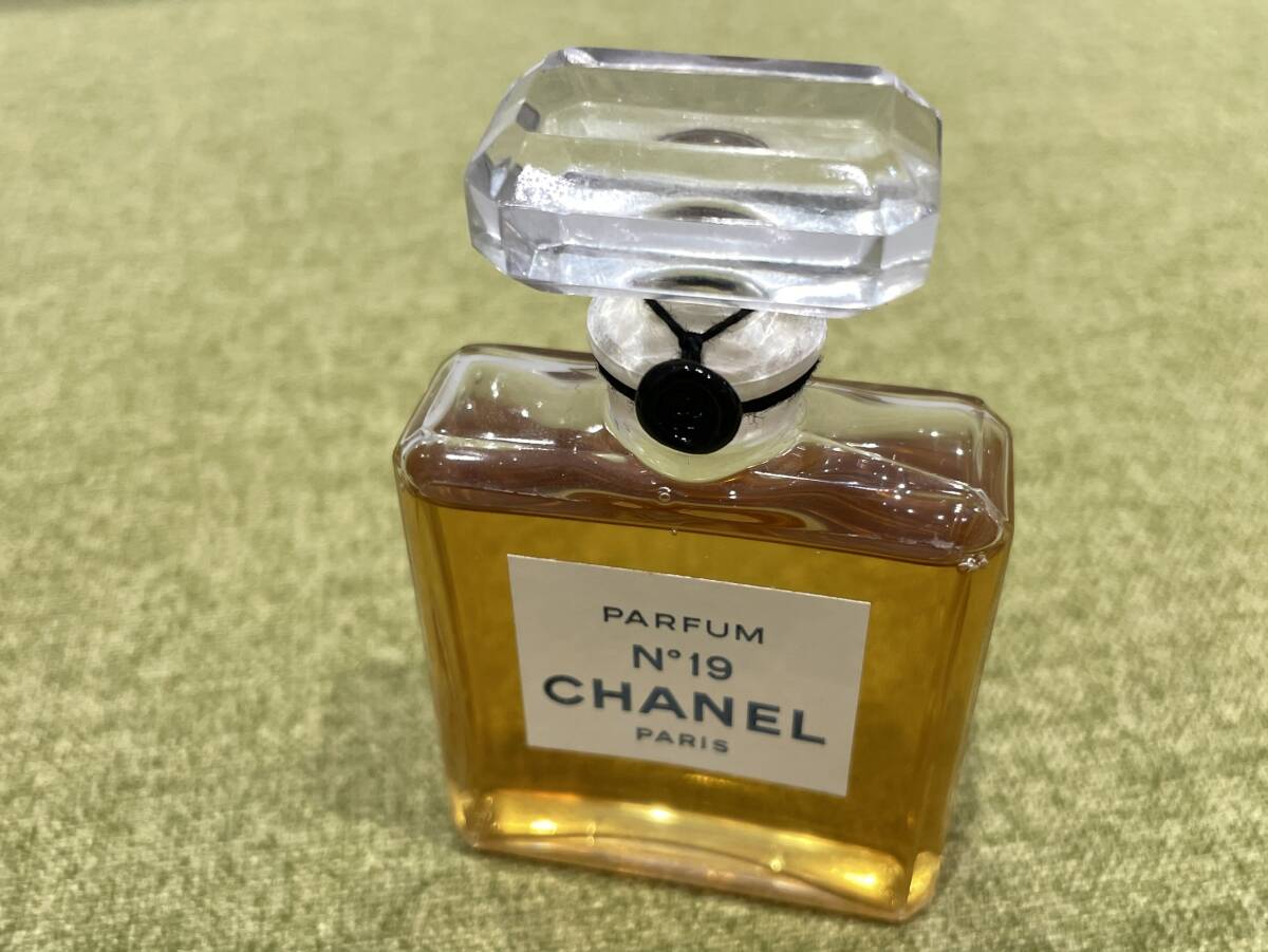 ★1496 CHANEL シャネル No19 PARFUM パルファム 28ml 香水 フレグランス 残量多の画像4