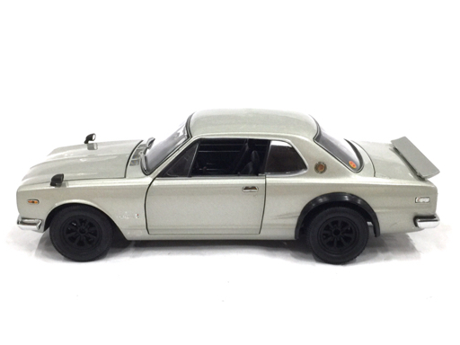 1円 京商 日産 スカイライン 2000GT-R KPGC10 1/18スケール ミニカー シルバーカラー ホビー 保存箱付き kyoshoの画像2