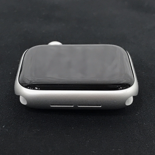 1円 Apple Watch SE 40mm GPSモデル MKQ93J/A A2351 シルバー スマートウォッチ 本体の画像5