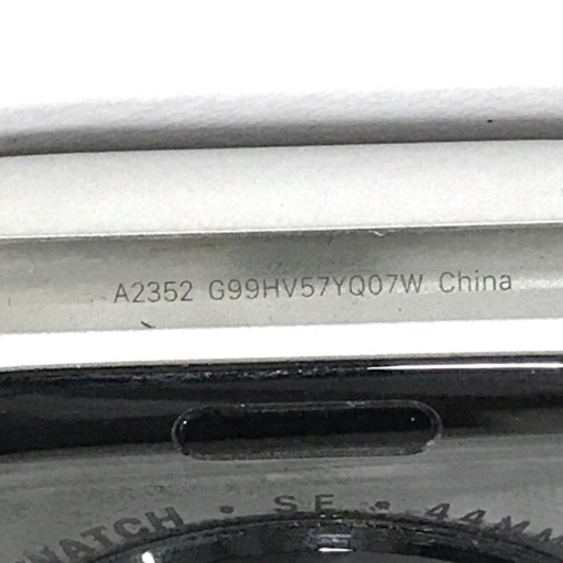 1円 Apple Watch SE 44mm GPSモデル MKQ43J/A A2352 シルバー スマートウォッチの画像7