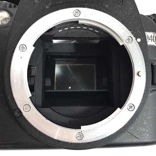 Nikon D40x AF-S NIKKOR 18-55mm 1:3.5-5.6G II ED 55-200mm 1:4-5.6G ED デジタル一眼レフ デジタルカメラの画像3
