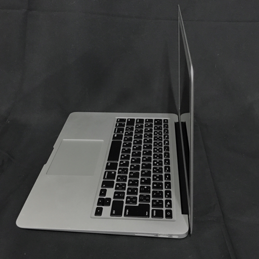 Apple A1466 MacBook Air ノートPC 13インチ Core i5 1.8GHz 8GB 128GB OS Montereyの画像3