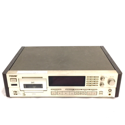 SONY DTC-57ES DATデッキ DATレコーダー 通電確認済み オーディオ機器の画像2