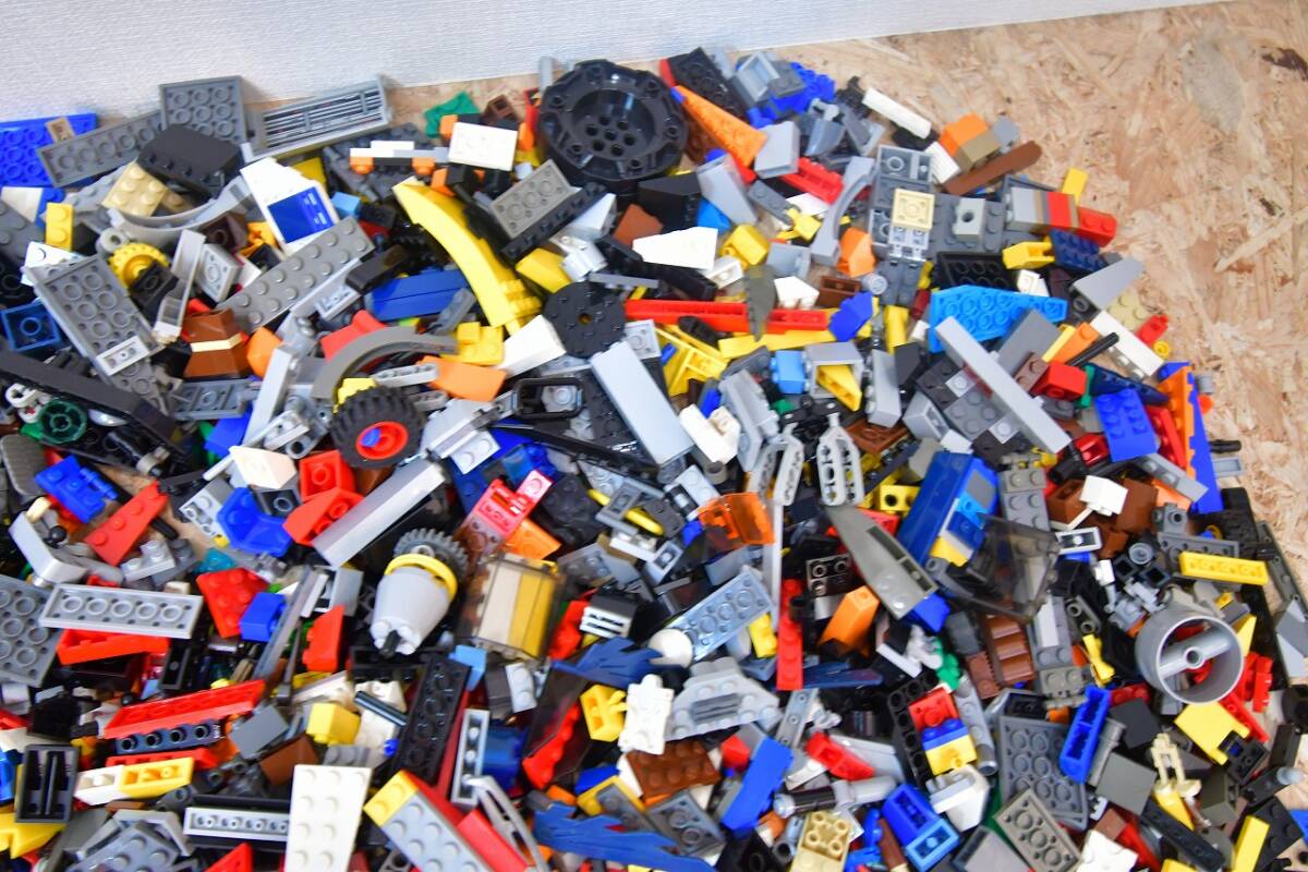 LEGO　レゴ　テクニック　オフロード車　部品　パーツ　バネ　スプリング　タイヤ　クリアパーツ　特殊な部品　など　大量　まとめて_画像2