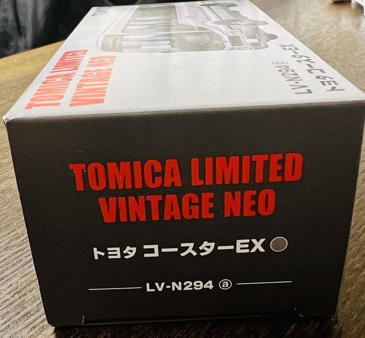 Tomytec LV-N294a トヨタ コースターEX （銀）1/64スケール ダイキャスト トミカリミテッドヴィンテージNEO 325277の画像3