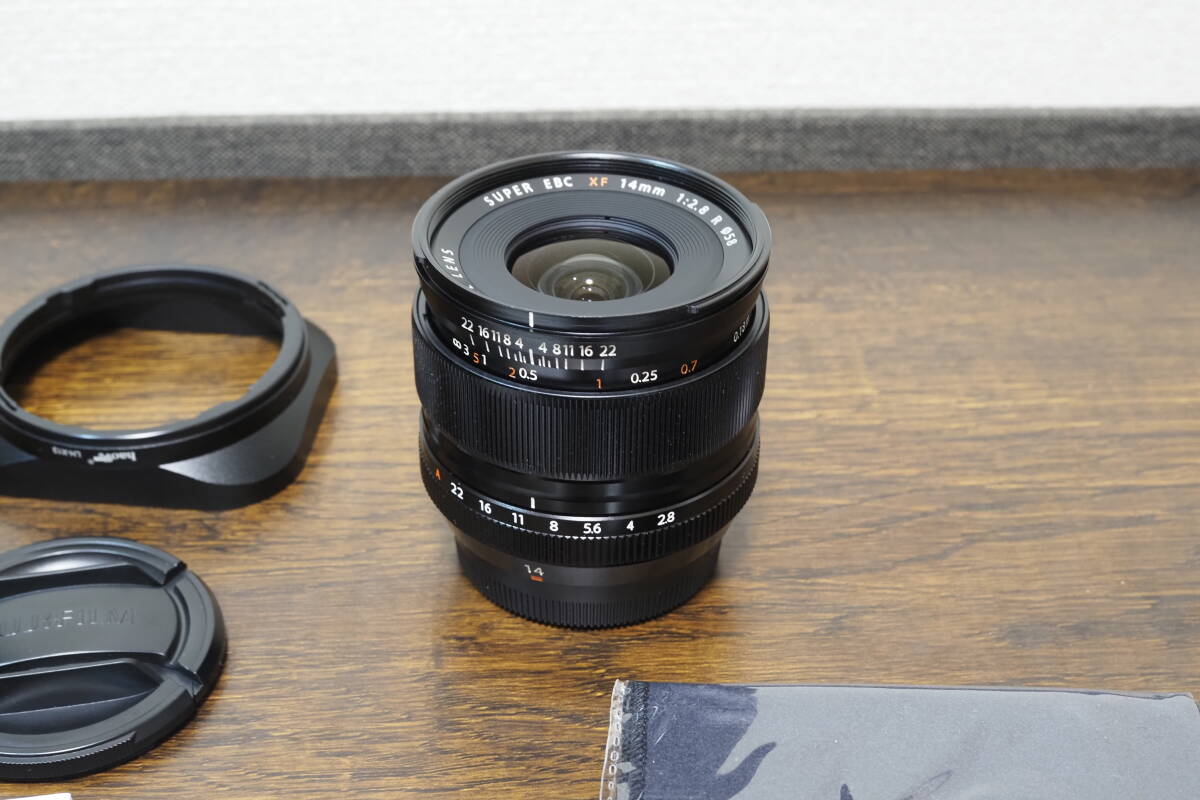 Fujifilm （フジフィルム）フジノン XF14mmF2.8 R（美品、オマケ付き）の画像2
