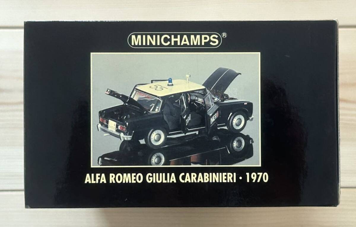 MINICHAMPS ミニチャンプス ALFA ROMEO GIULIAアルファロメオ ジュリアCARABINIDRI イタリア国家憲兵隊仕様 1970年 1/18 ミニカーの画像5