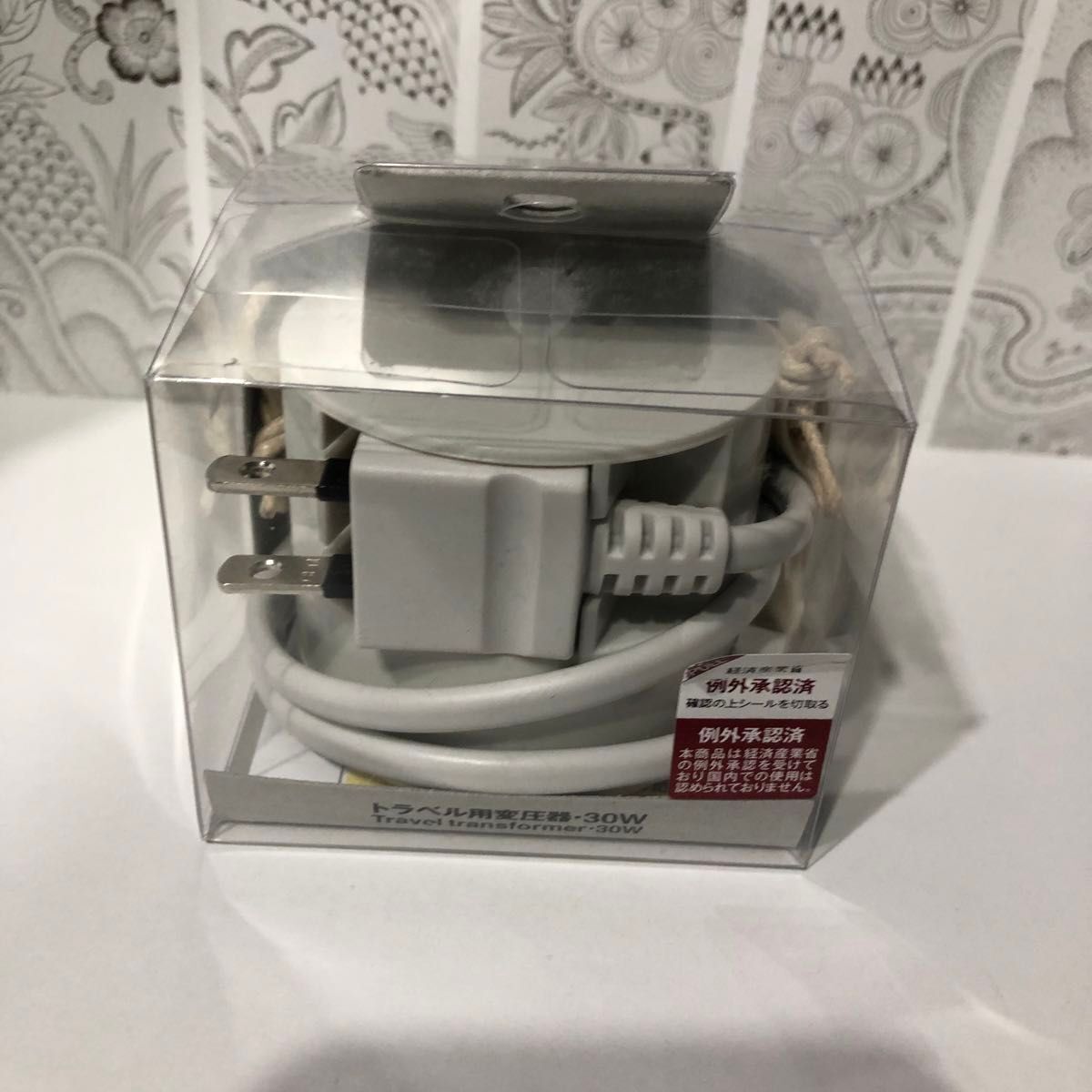 新品 無印良品 トラベル用変圧器・30W travel transformer ¥3,800_画像2