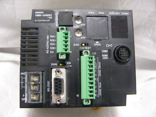 セール品 未使用品 OMRON オムロン IDコントローラ DC電源 V680-CA5D01