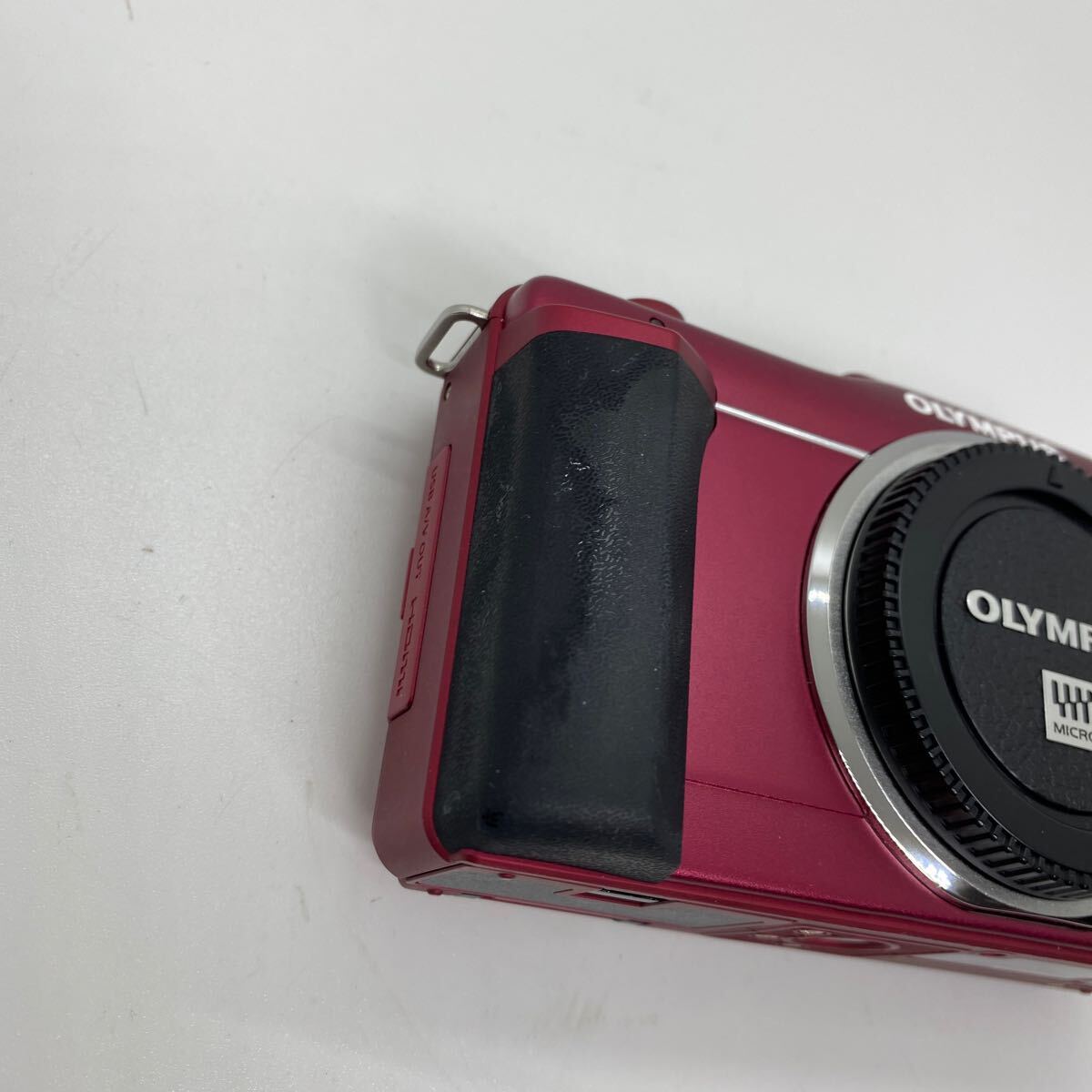 a★中古品　OLYMPUS PEN E-PL1S ミラーレス一眼カメラ OLYMPUS M.ZUIKO DIGITAL 14-42mm 1:3,5-5,6 37 VF-1 MMF-1★