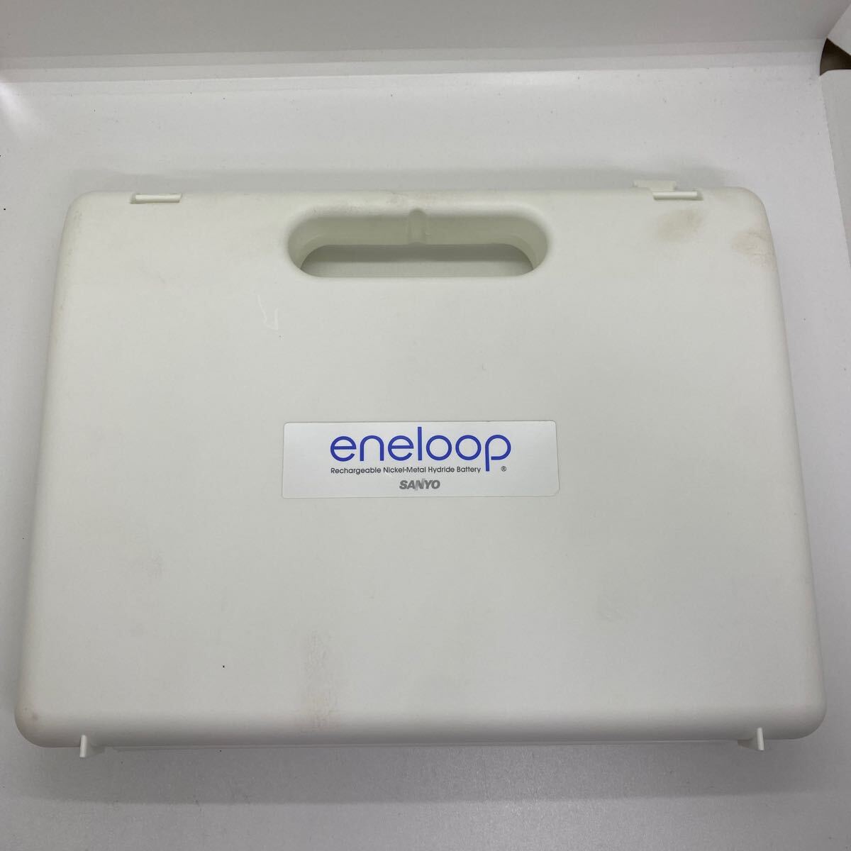 a*★中古品　SANYO エネループ eneloopキャリングケースセット 簡易バッテリーチェッカー 単3 単4 スペーサー 充電器セット ★_画像5