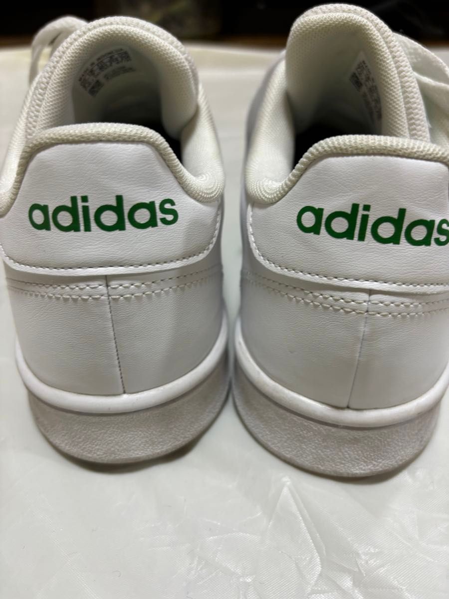 アディダス adidas  白　アドバンコート ベース EE7690 EOT69 スニーカー  25.5cm