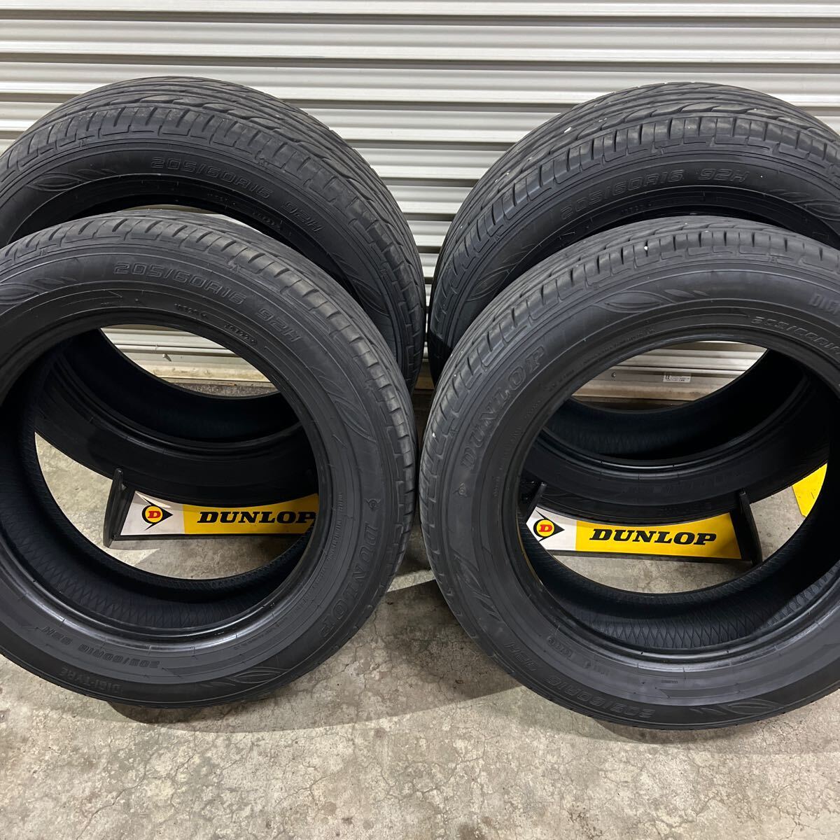 ダンロップ EC202 205/60R16 22年製 4本セット 中古夏タイヤ の画像1