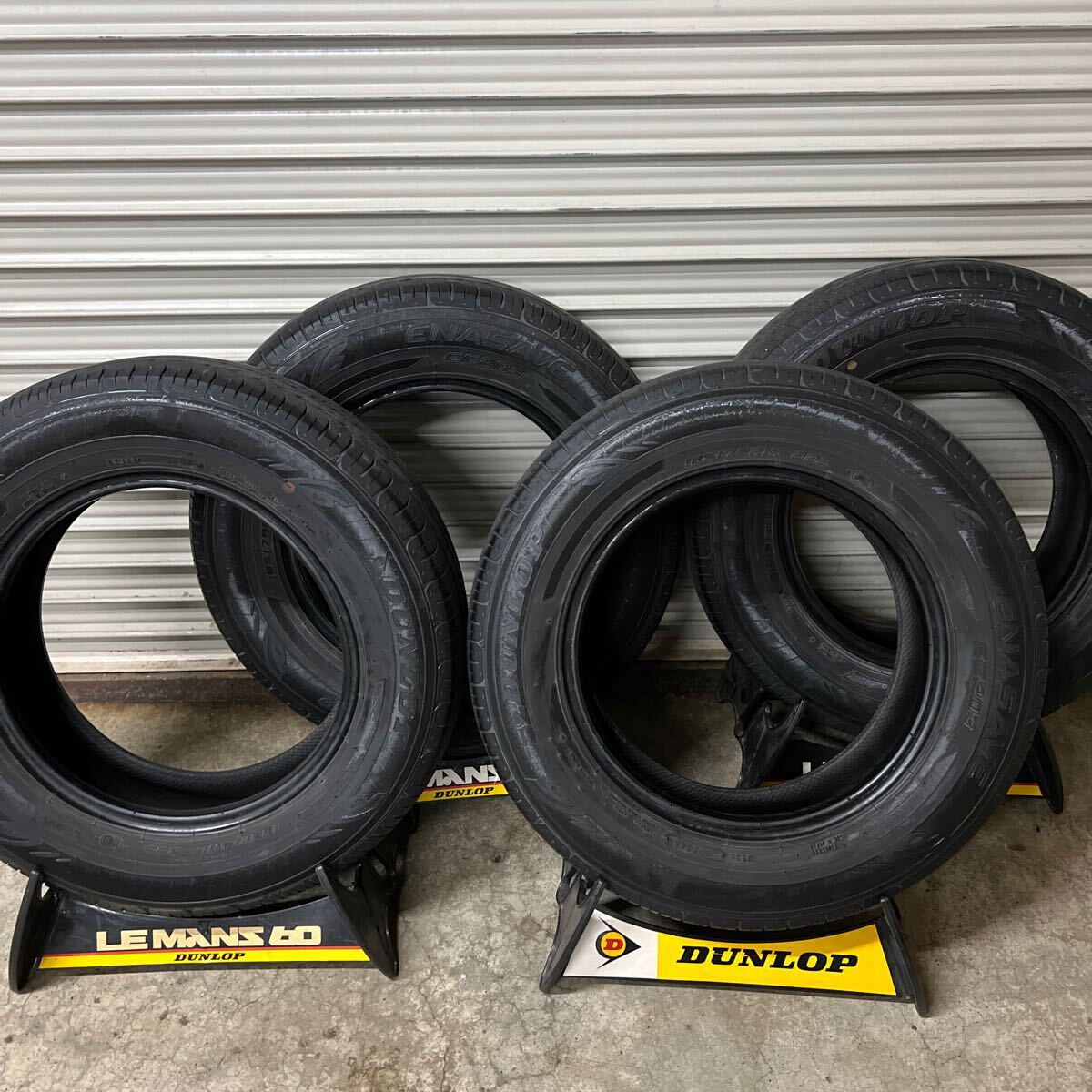 ダンロップ エナセーブEC203 185/70R14 16年製 中古夏タイヤ4本セット の画像1