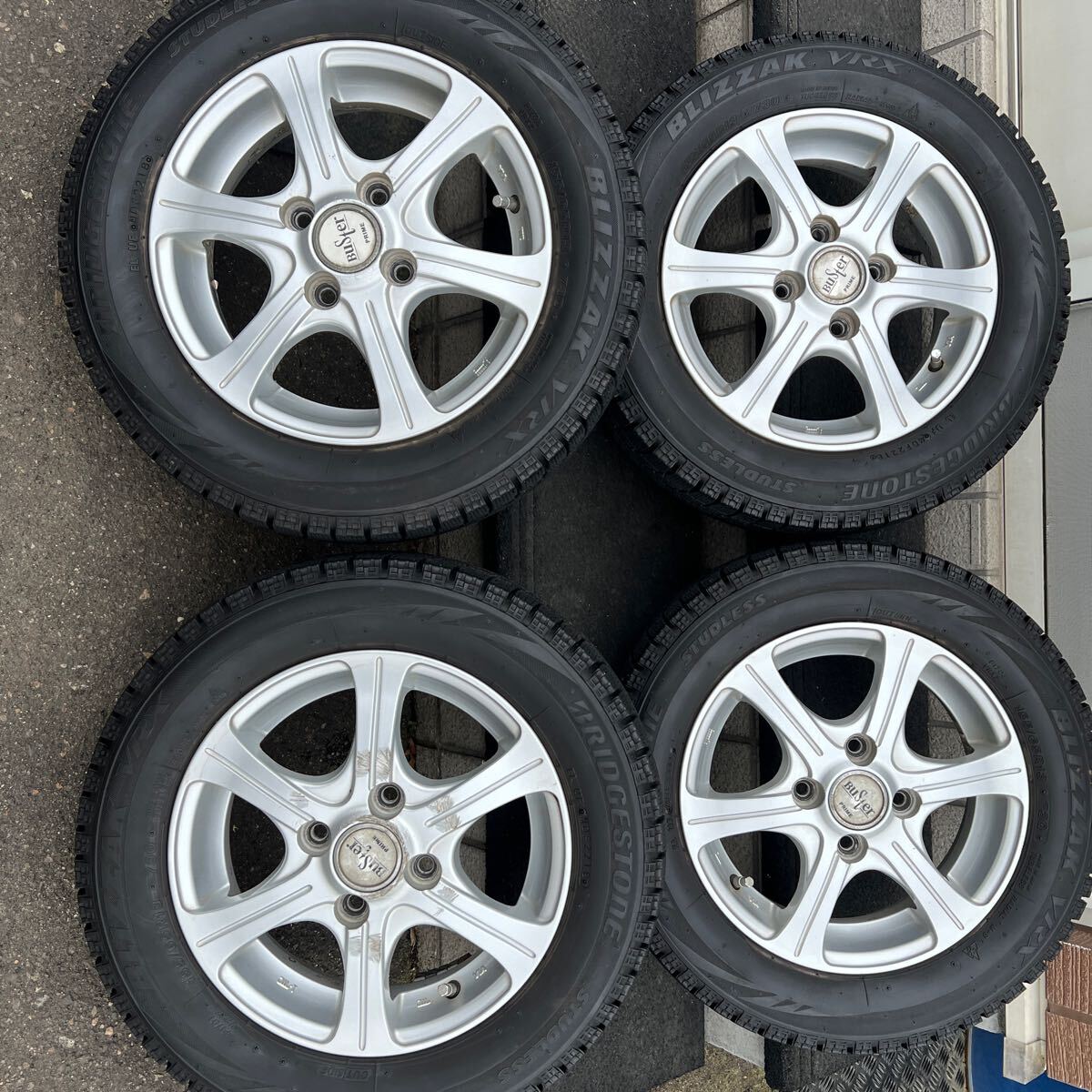 ブリヂストン VRX 155/65R13 中古スタッドレス アルミホイール付4本セット 18年製 軽自動車用 13×4j+42 100 4穴 の画像1