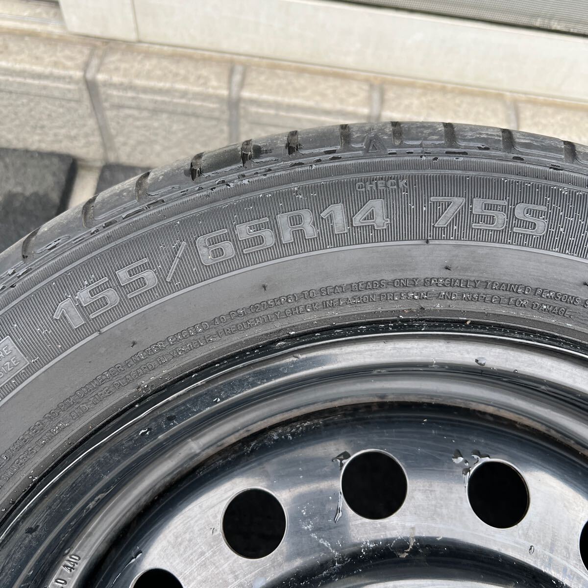 155/65R14 中古夏タイヤ4本セットスチール ホイール 付き グッドイヤー19年製 転がし用 ハブ径約52mm 4穴100 14×4.5の画像2