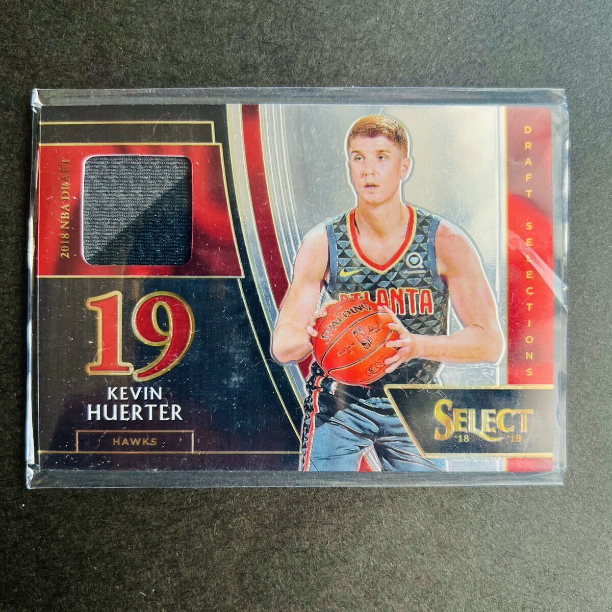 Panini NBAカード Kevin Huerter 2018-19 Select basketball 2018 NBA DRAFT SELECTIONS Jersey RC Rookie cdrdの画像1