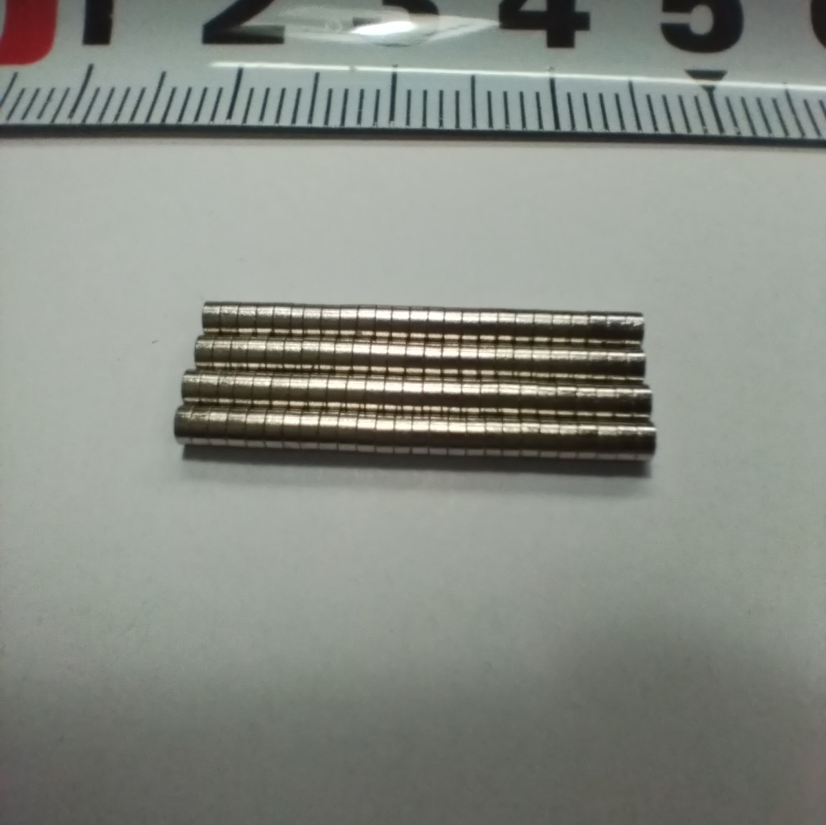 ネオジム磁石 直径2㎜×厚さ1㎜ 100個_画像4