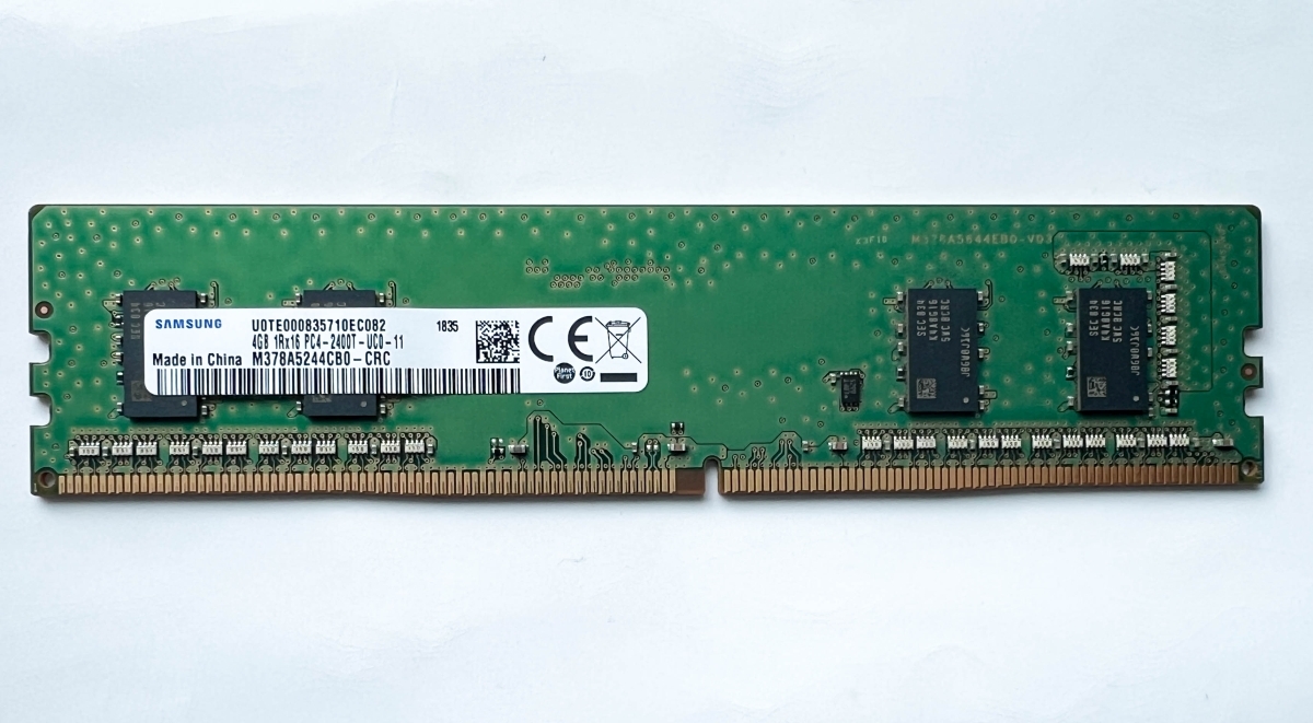 動作確認済 中古 SAMSUNG 4GB DDR4 PC4-19200 M378A5244CB0-CRC DDR4 288pin デスクトップパソコン用メモリの画像1
