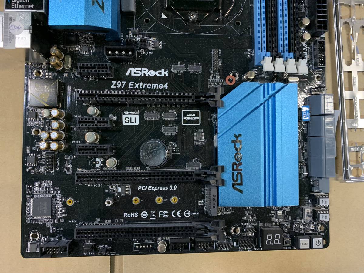 ★中古品 BIOS確認 ASRock Z97 Extreme4 LGA1150マザーボード IOパネル付属★_画像2