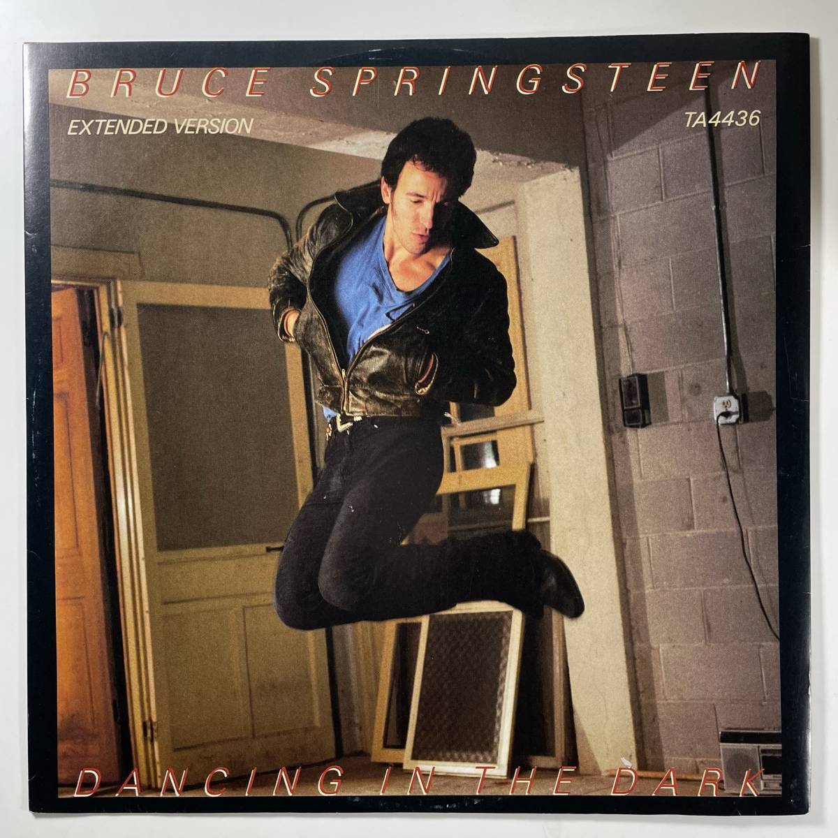 21055 【UK盤★美盤】BRUCE SPRINGSTEEN/DANCING IN THE DARK_画像1