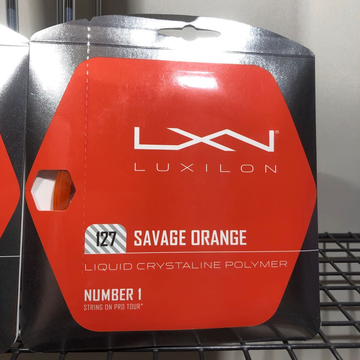 LUXILON ルキシロン SAVAGE ORANGE 127 3張セット 硬式テニス ガットWRZ994510の画像2