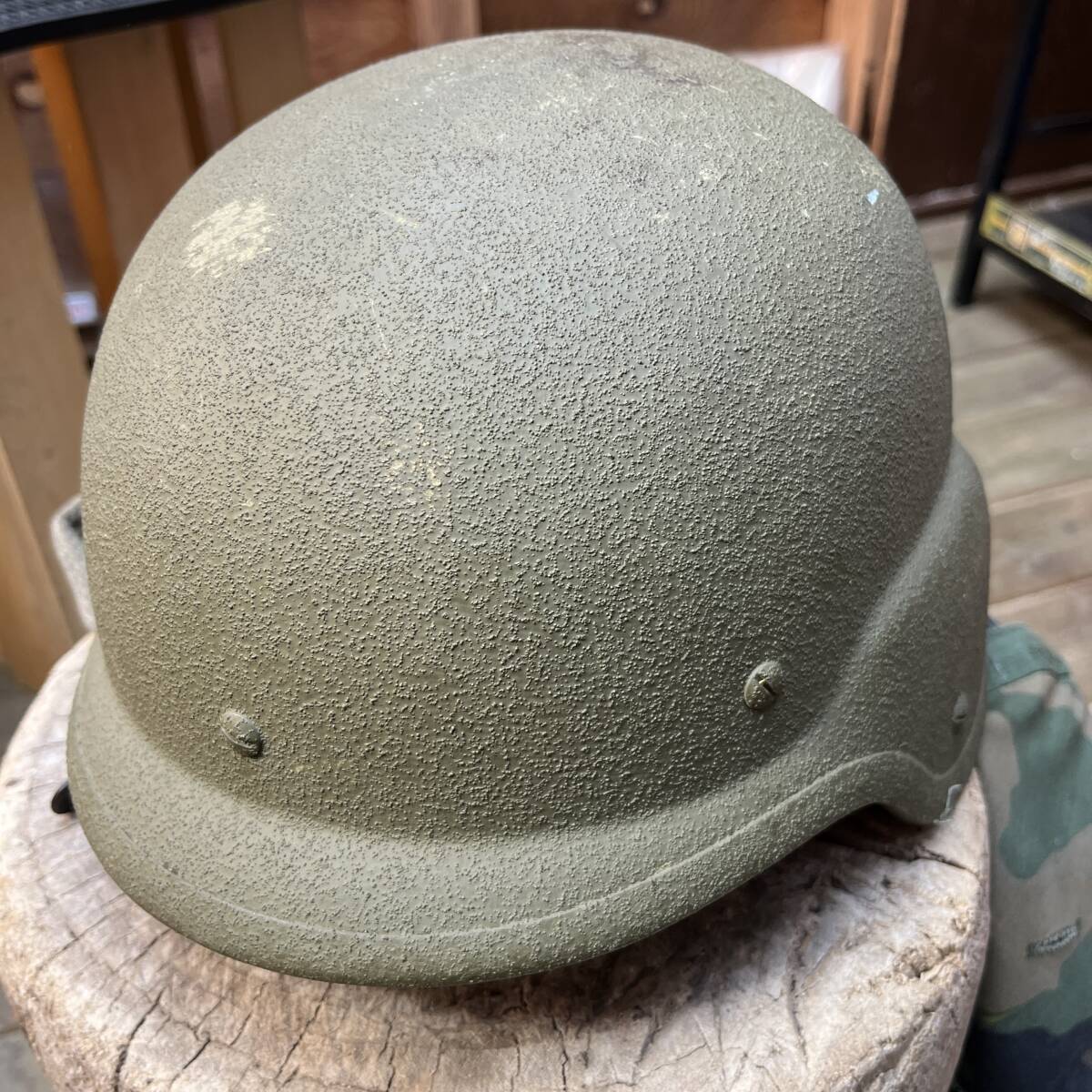 [ rare goods! the US armed forces use ]PASGT U.S ARMY military war . helmet with cover L size America Vietnam war camouflage flitsu