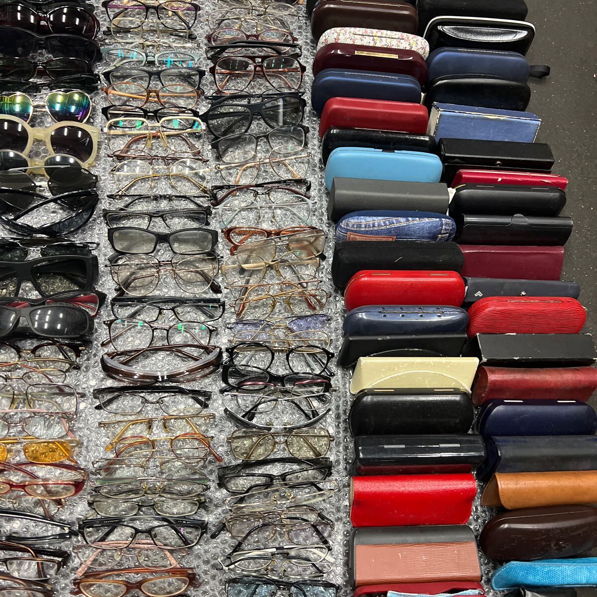  sunglasses glasses large amount approximately 400 piece and more summarize Junk 