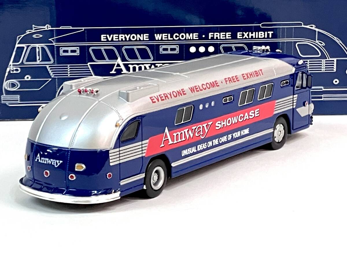 新品 未使用品 開封のみ 日本アムウェイ Amway 15周年記念 移動展示車両 ミニチュアバス 約20cm 「SHOW CASE」 非売品 送料520円 即決_実物のお写真です。